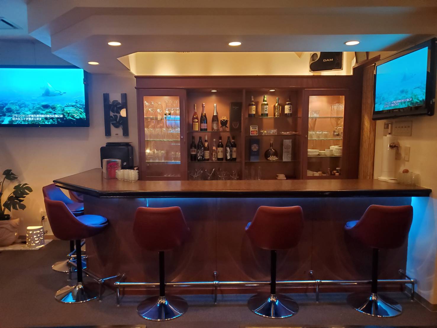 Mini Lounge マチルダ求人アルバイト用1枚目詳細